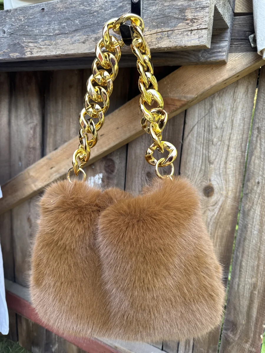 BAG FUR | TRUE QUEEN SWDN
