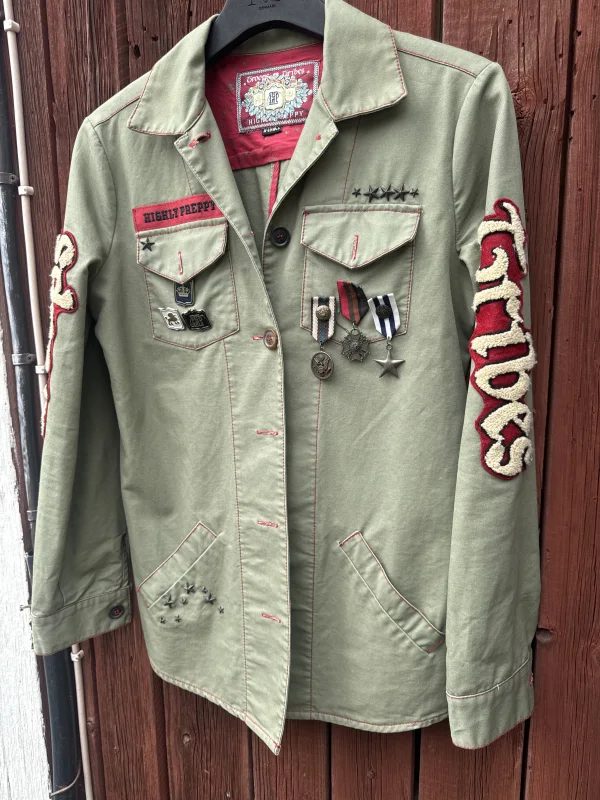 Jacket redesign | TRUE QUEEN SWDN