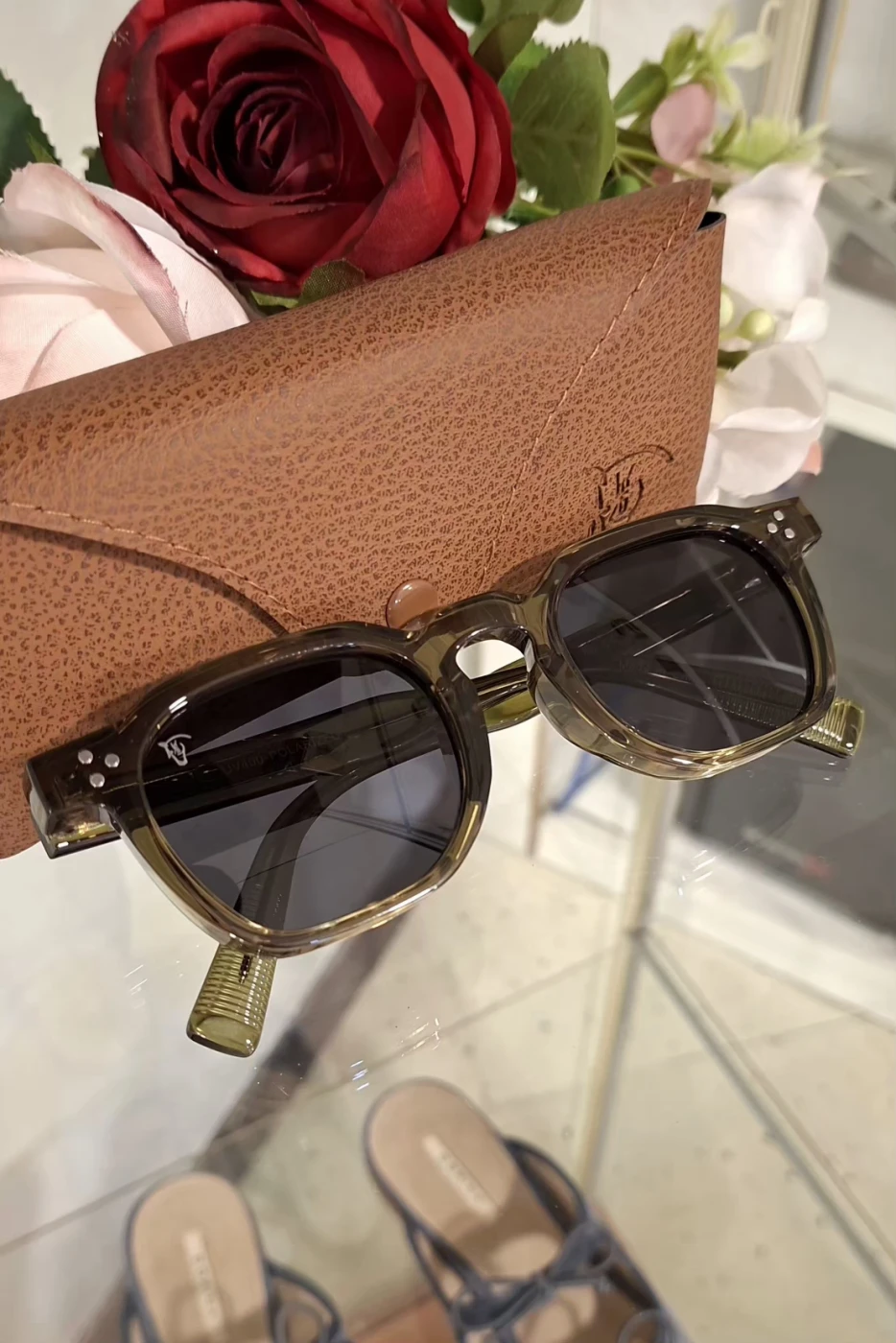 PRÉ-RESERVA Oculos de Sol Capri Caza La Garrocha  | Definne