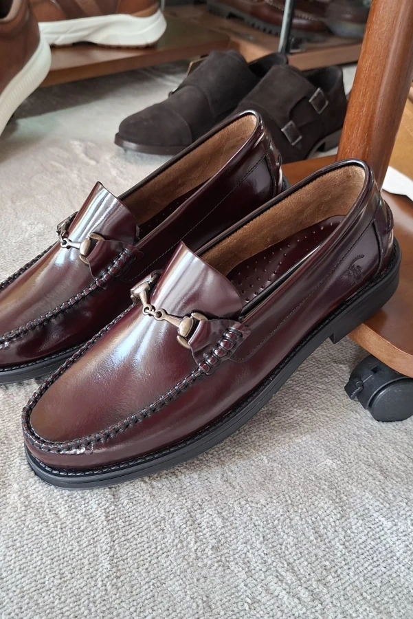 Sapato Castellhano La Garrocha Fivela Verniz Vinho Cod.922 | definne