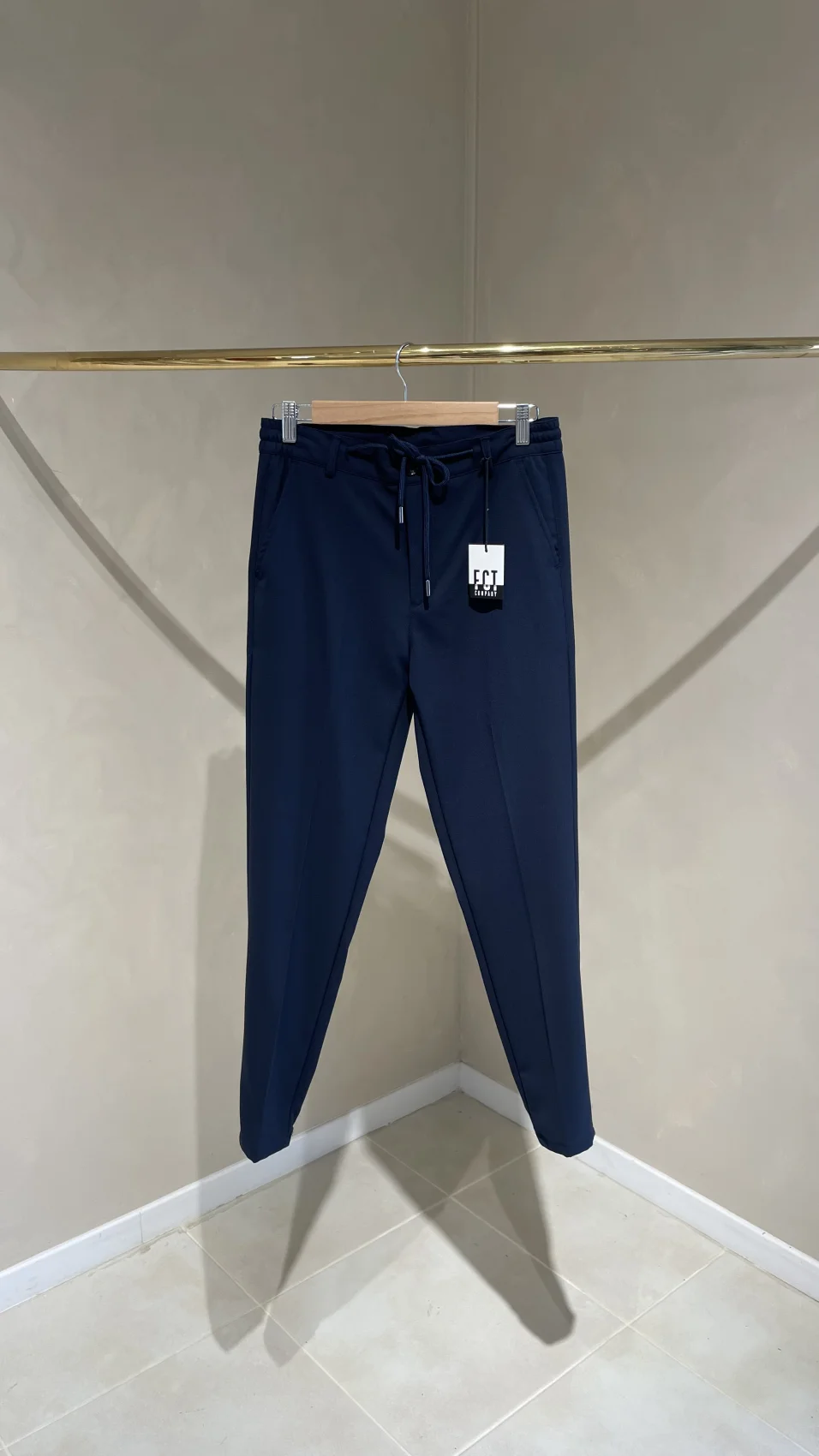 PANTALON AJUSTÉ | STYLISH PARIS