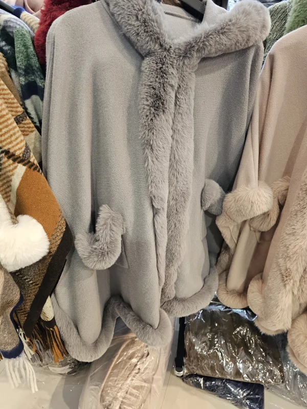 Poncho Emmacolibri  | Dresses of my World