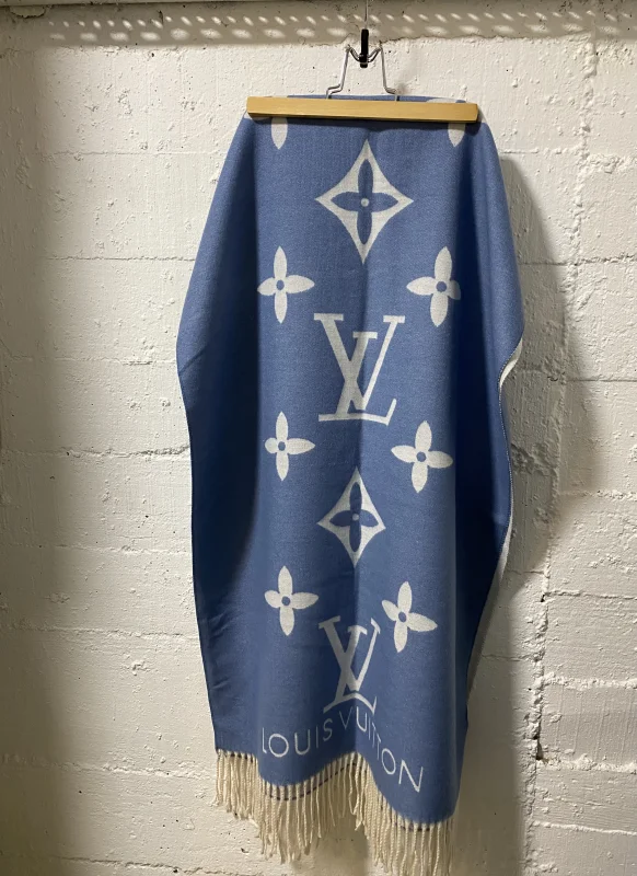 Louis Vuitton Scarves Double face Blue Marin | MASSIMOLUXURYOUTLET