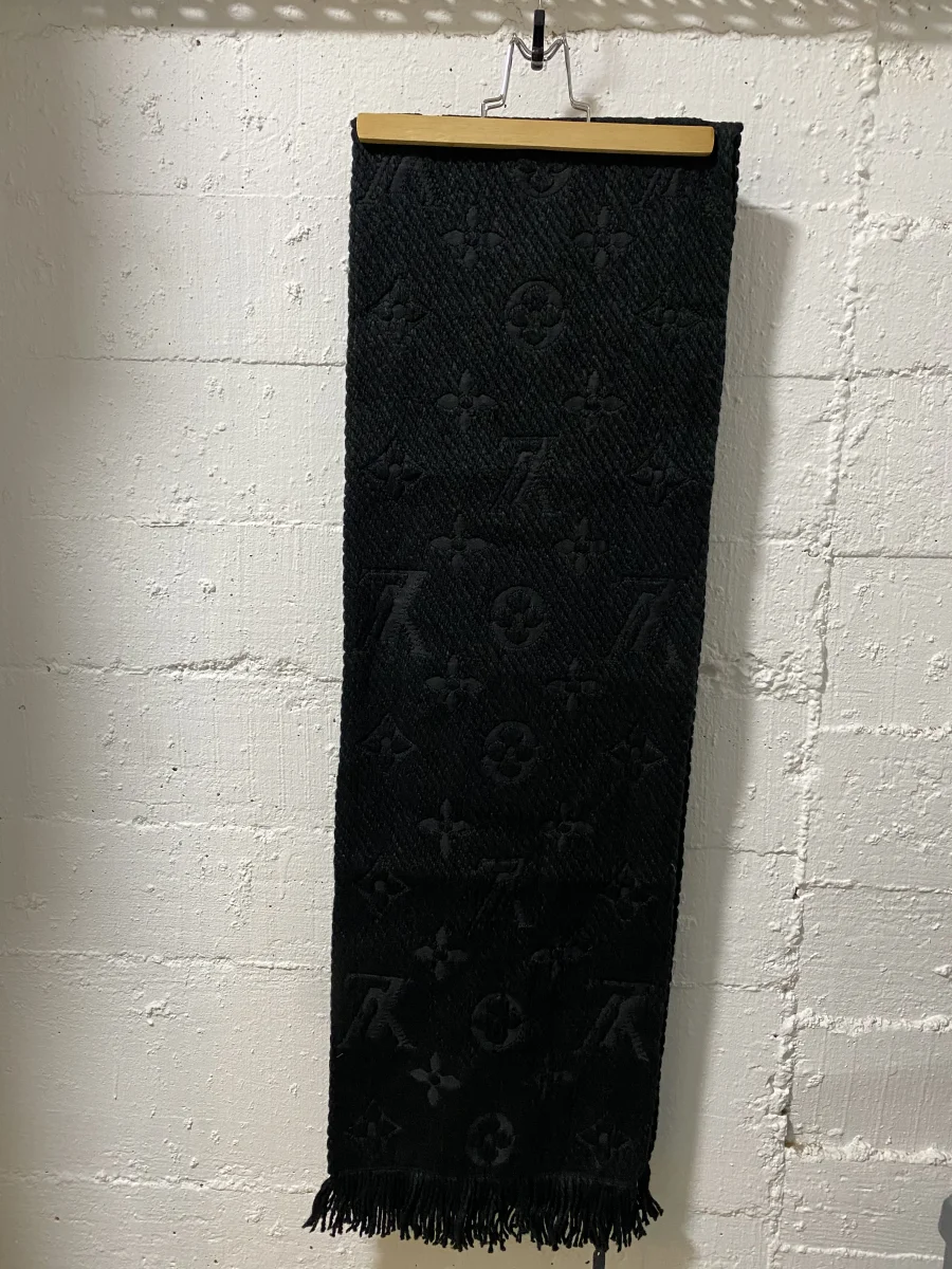 Louis Vuitton Scarves Black /Black | MASSIMOLUXURYOUTLET