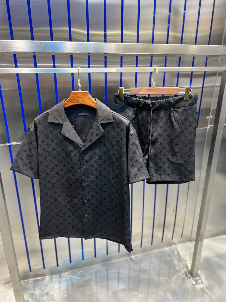 Louis Vuitton Tracksuit Monogramm Black | MASSIMOLUXURYOUTLET