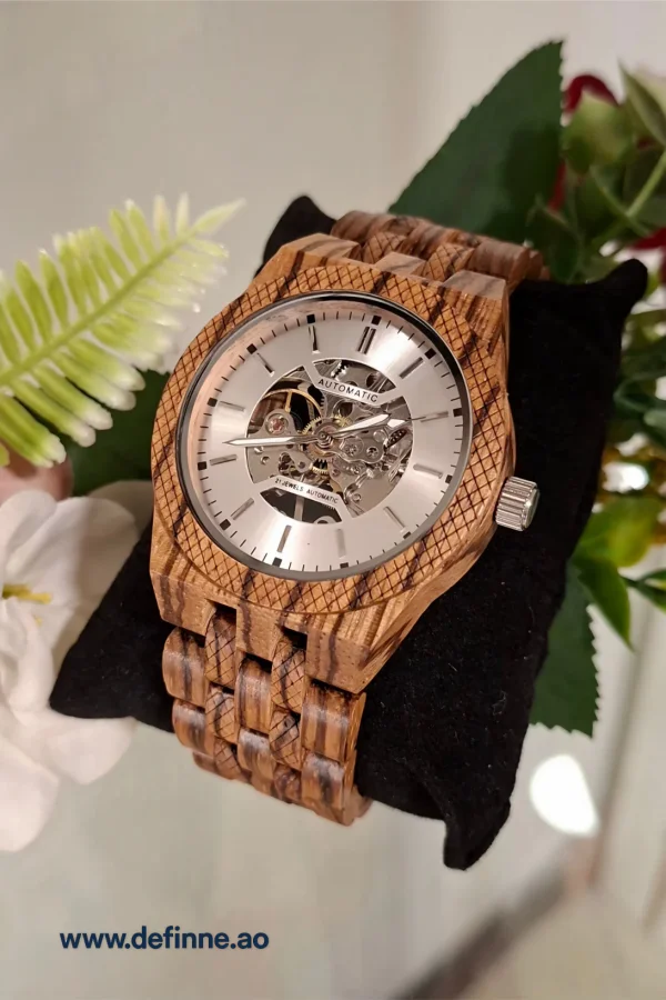 Relógio em Madeira e caixa Automática Michael Jonh | Definne