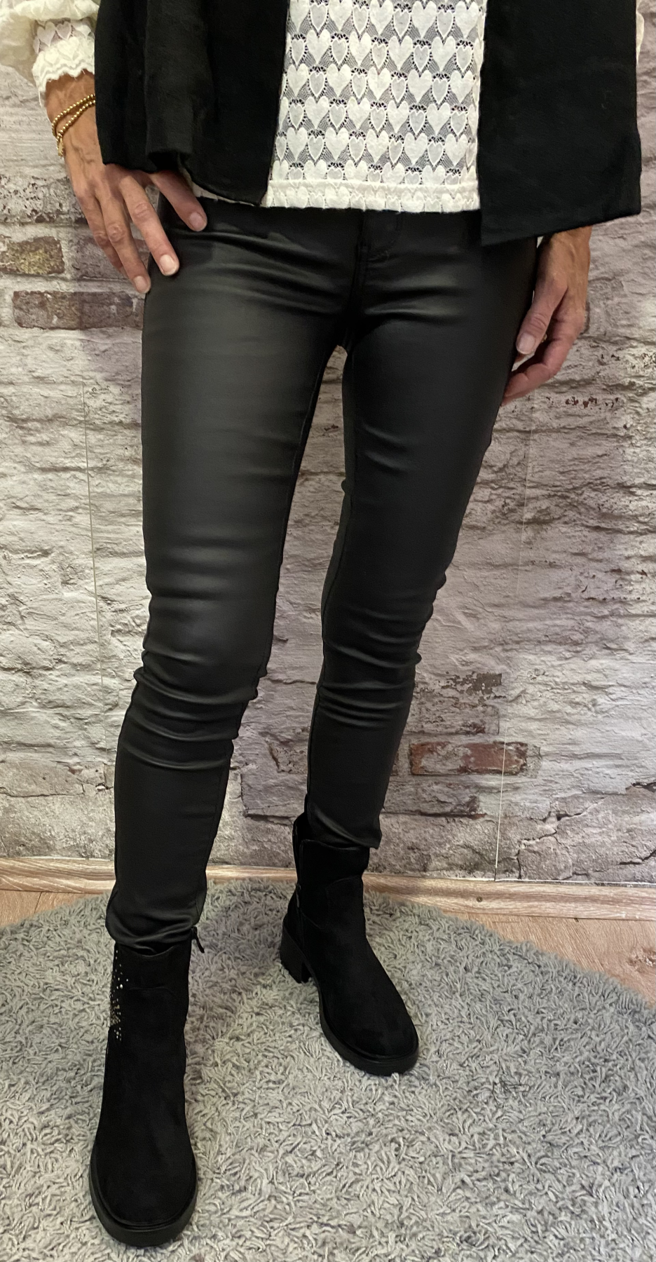 Pantalon huilé  | Jus de coco 