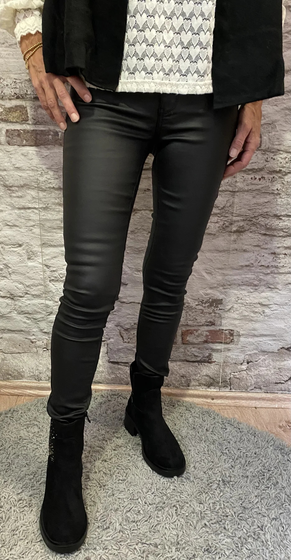 Pantalon huilé  | Jus de coco 