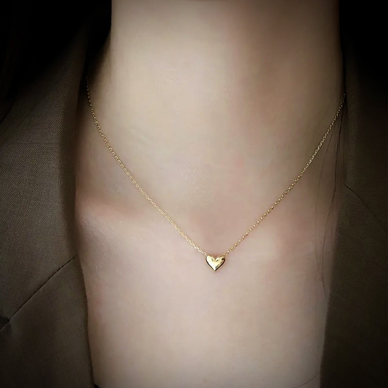 DELICATECORE Heart Necklace, 18k Gold Plated | 💖 𝕄𝕠𝕕𝕖𝕝 𝔻𝕠𝕝𝕝 💖
