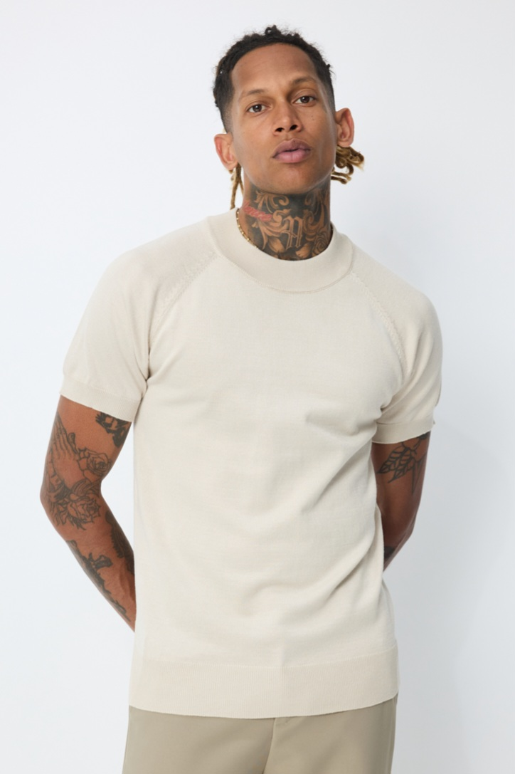 T-Shirt Básica de malha Beje Frilivin Cod. 697 | definne