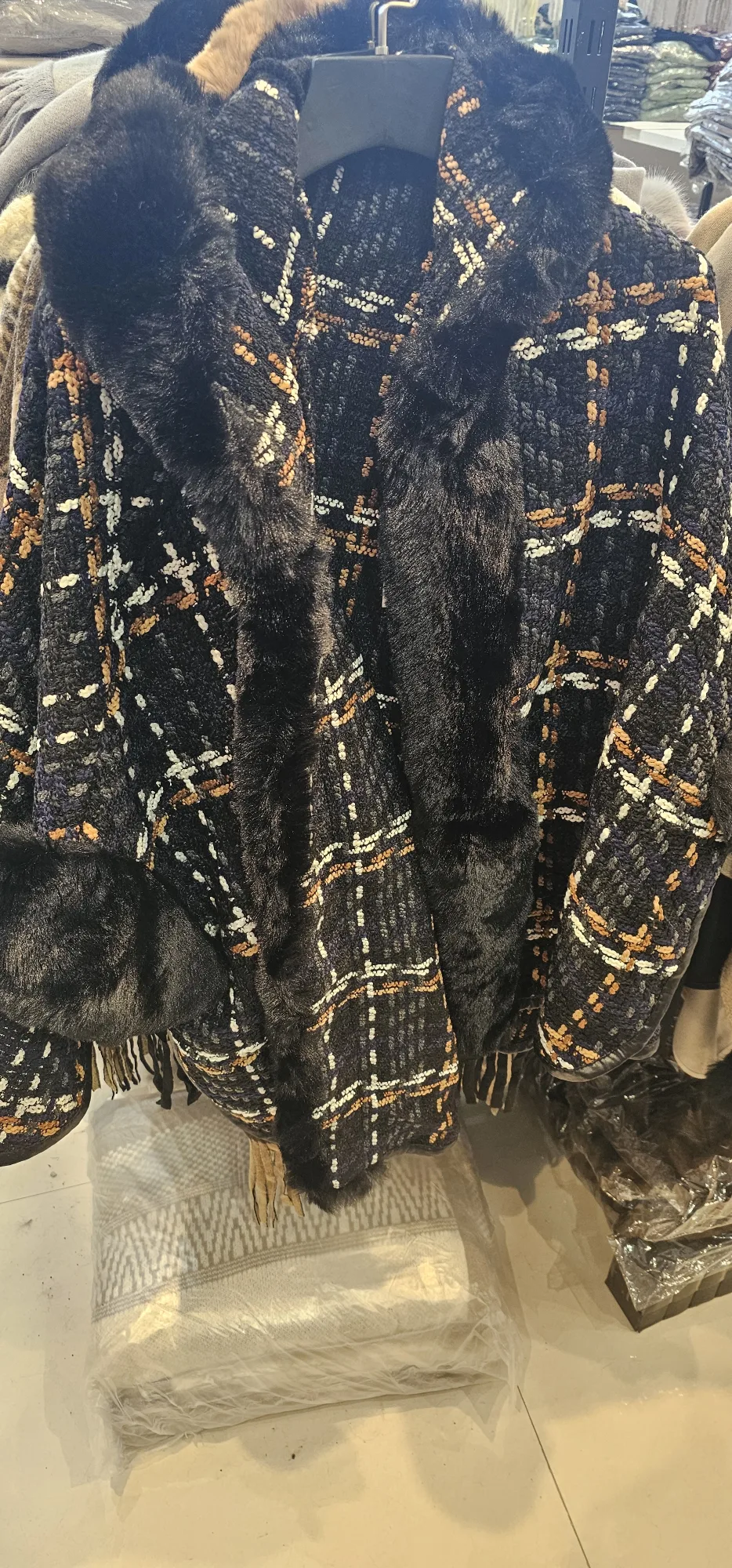 Cape Queeny | Dresses of my World