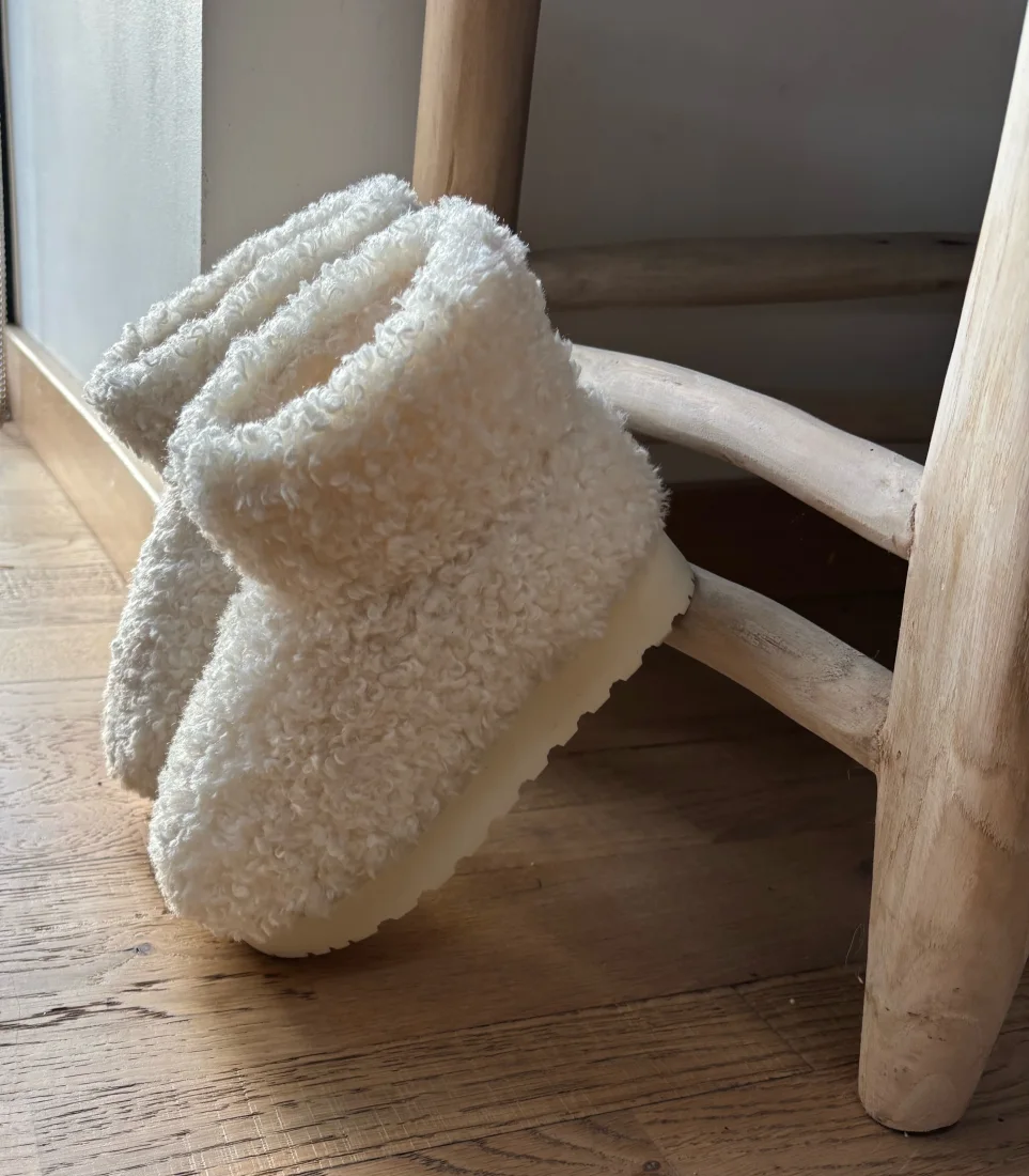 Boots pantoufles  en teddy créme  | Lena in Love 