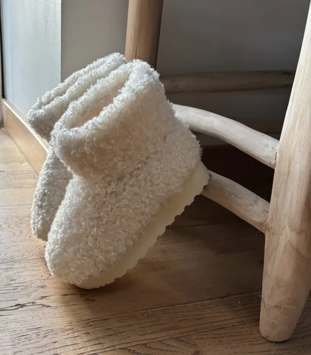 Boots pantoufles  en teddy créme  | Lena in Love 