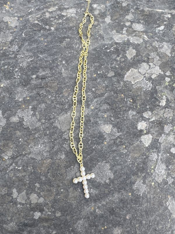 Necklace Cross w Pearls | TRUE QUEEN SWDN
