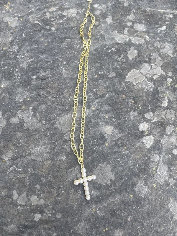 Necklace Cross w Pearls | TRUE QUEEN SWDN