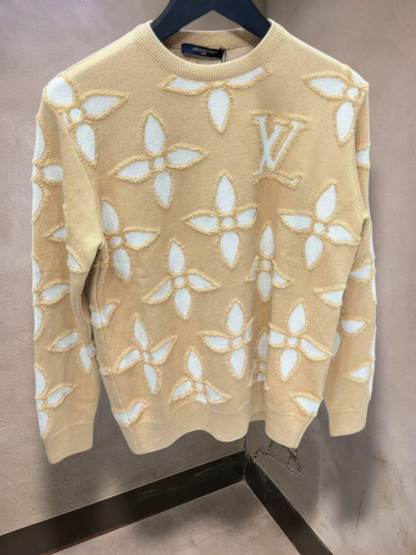 Louis Vuitton Sweater Beige/White | MASSIMOLUXURYOUTLET