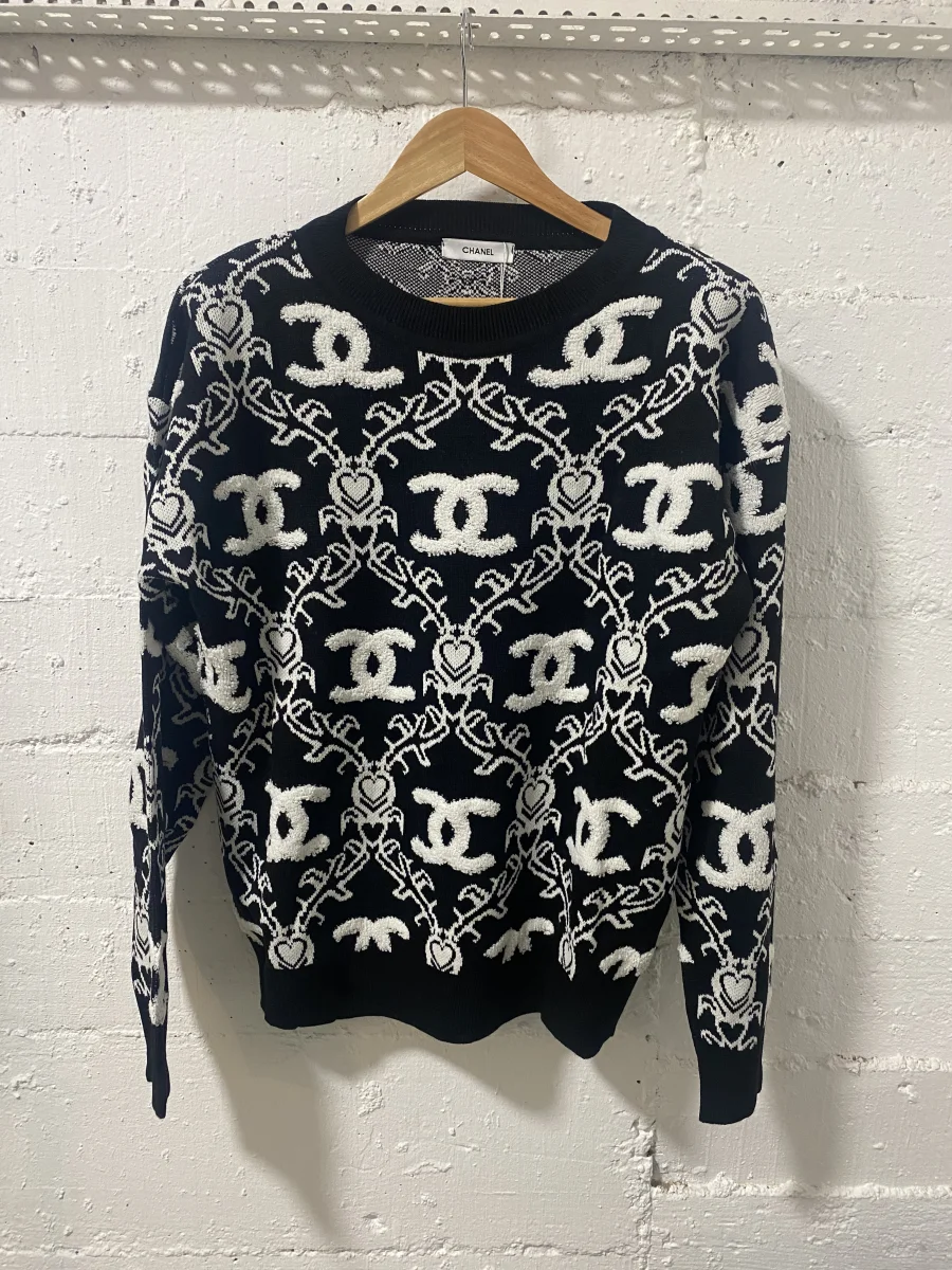Chanel Paris Women Knit Sweater Black/White | MASSIMOLUXURYOUTLET