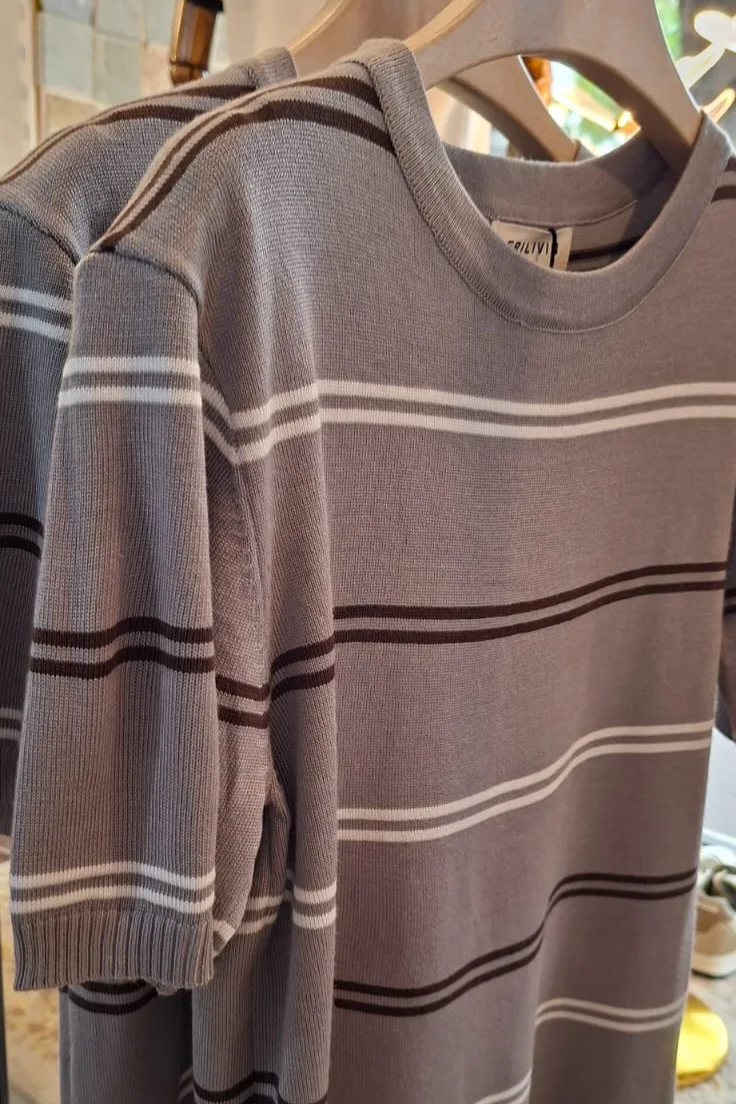 T-Shirt de malha Riscas Cinza estilo vintage | Definne