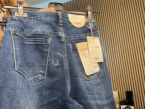 Je 38 | Astra boutique 