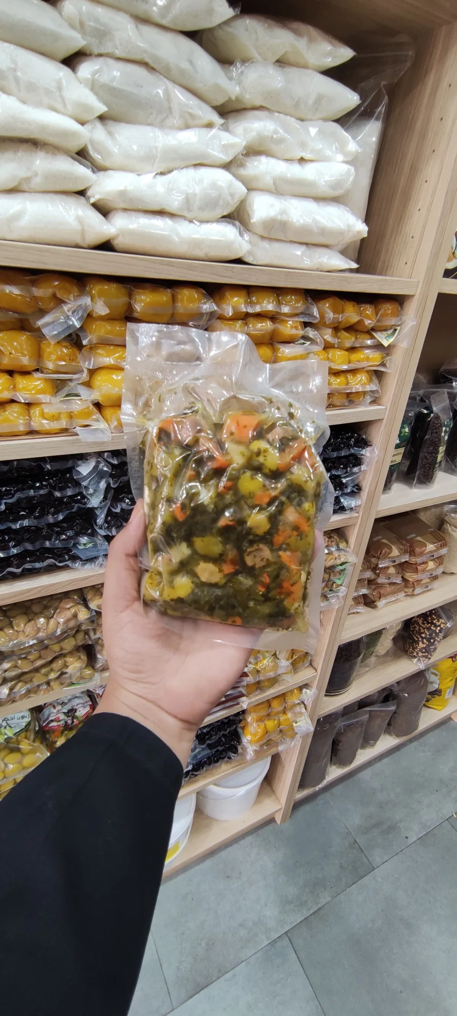 Olives aux legumes زيتون مشرمل بالخضر | DARLWARD