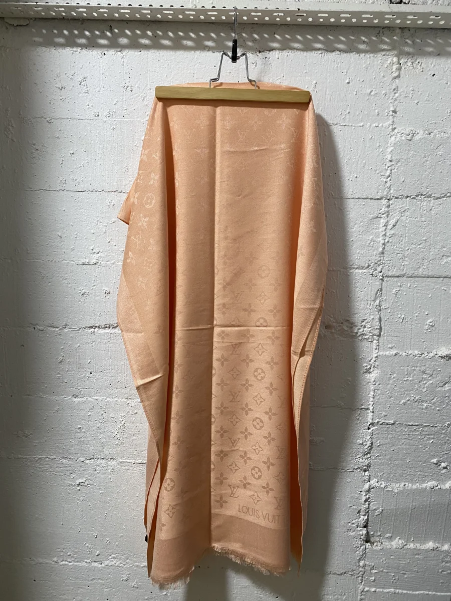 Louis Vuitton Scarves Aprivot/Rose Fine | MASSIMOLUXURYOUTLET