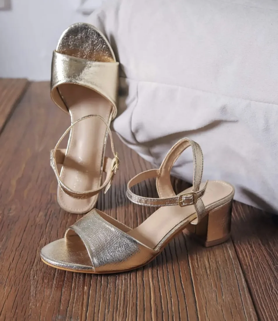 Escarpins dorés  | Jus de coco 