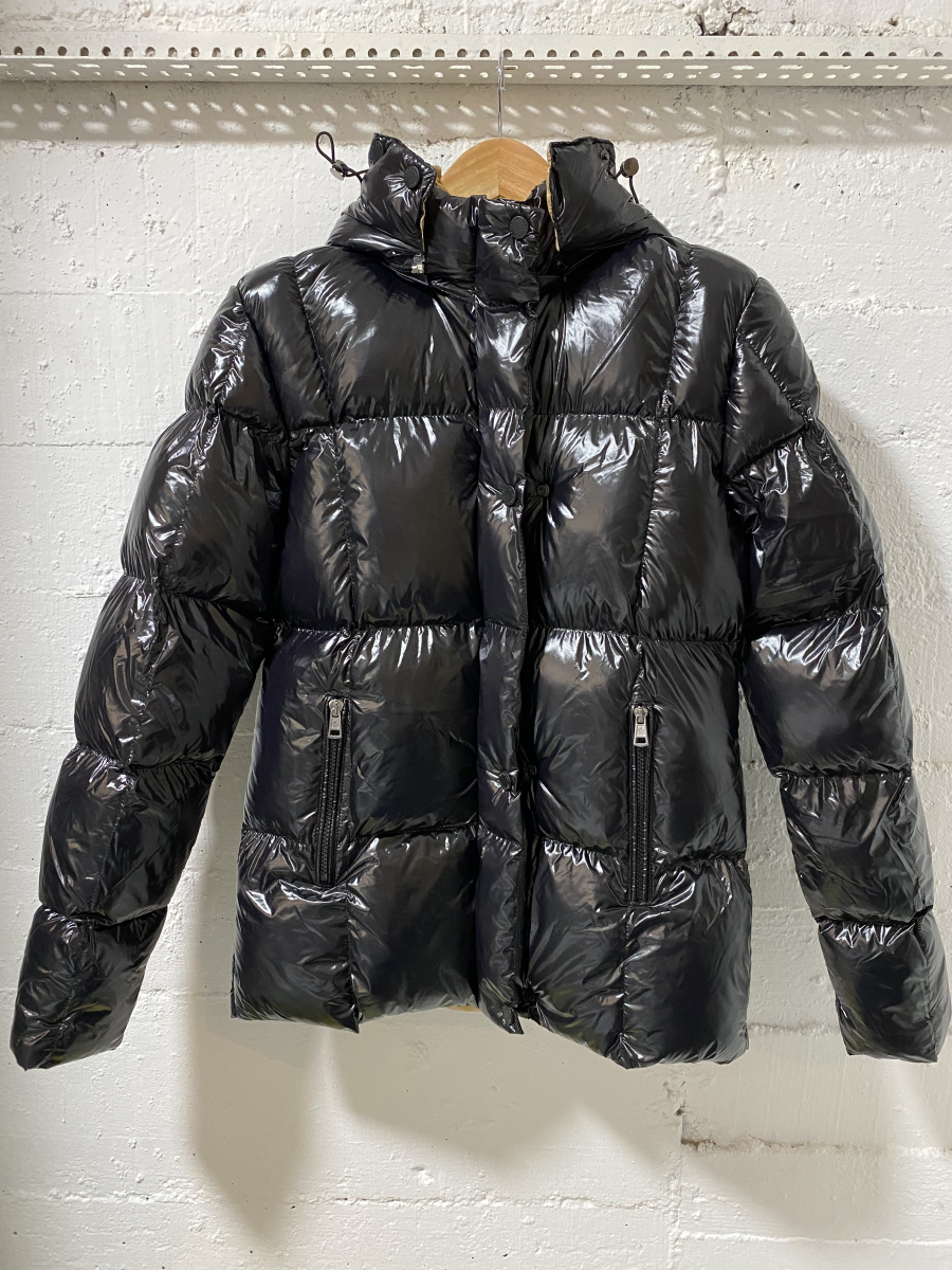 Moncler Women Down Filling Jacket Black | MASSIMOLUXURYOUTLET