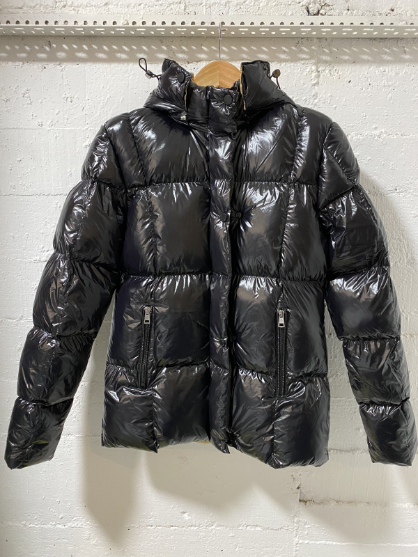 Moncler Women Down Filling Jacket Black | MASSIMOLUXURYOUTLET