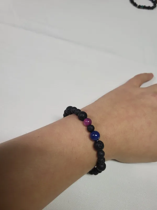 Bracelet pierres volcaniques et lapis lazuli et oeil de tigre rose | Ds et compagnie 