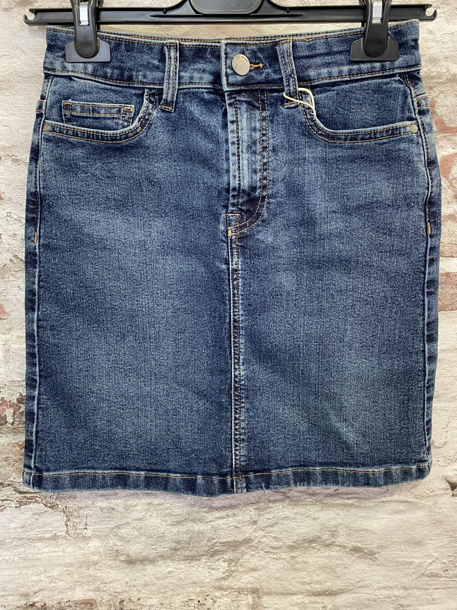 Jupe en jean | Jus de coco