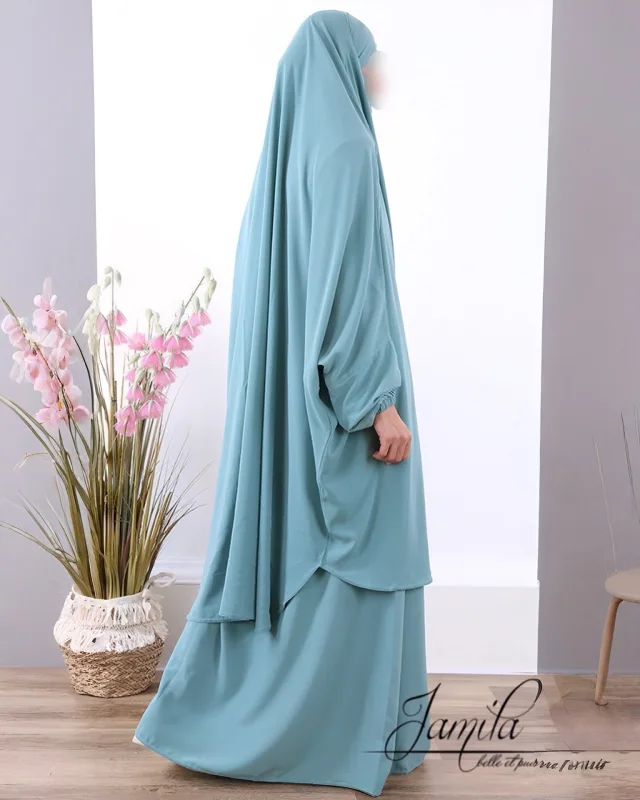 JILBAB 2 PIÈCES AVEC JUPE BLEU CÉLADON – CONFORT ET ÉLÉGANCE | AMCOSMETIK