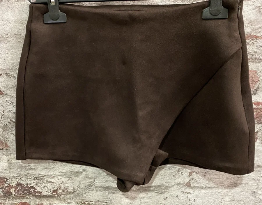 Jupe short daim | Jus de coco 