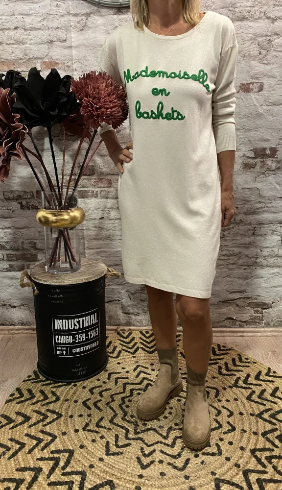 Robe mademoiselle en baskets | Jus de coco 