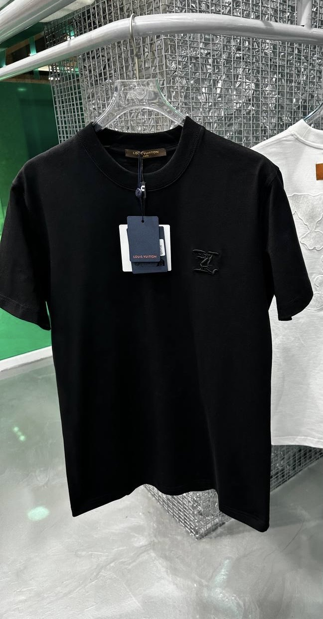 Louis Vuitton T-Shirt Black LV  | 