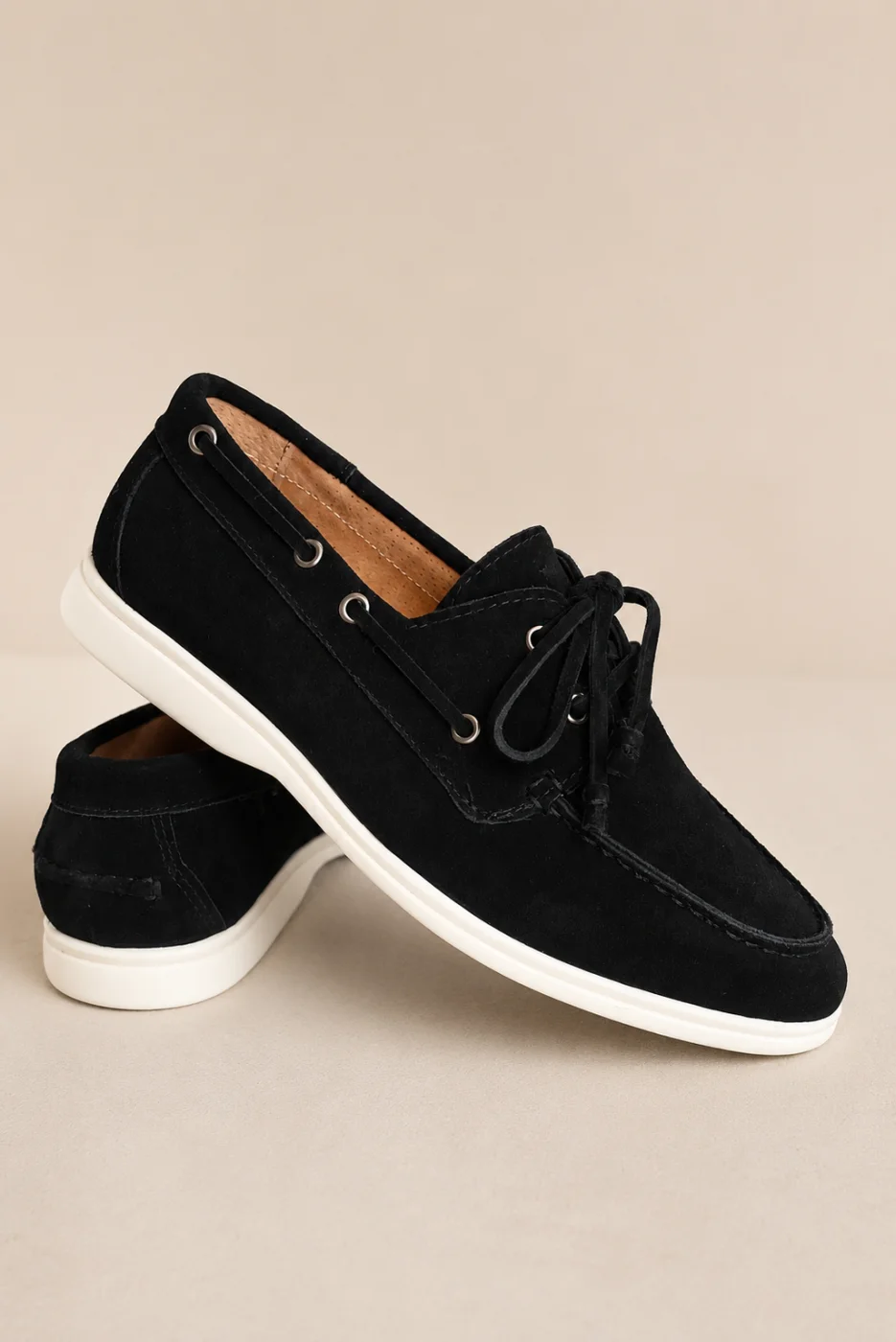 Loafer em camurça com atacador em Preto Cod.915 | definne