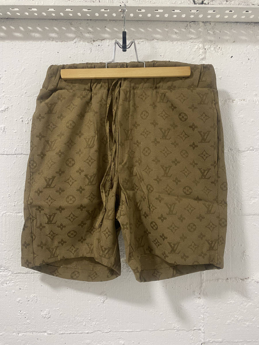 Louis Vuitton Short Monogramm Beige | MASSIMOLUXURYOUTLET