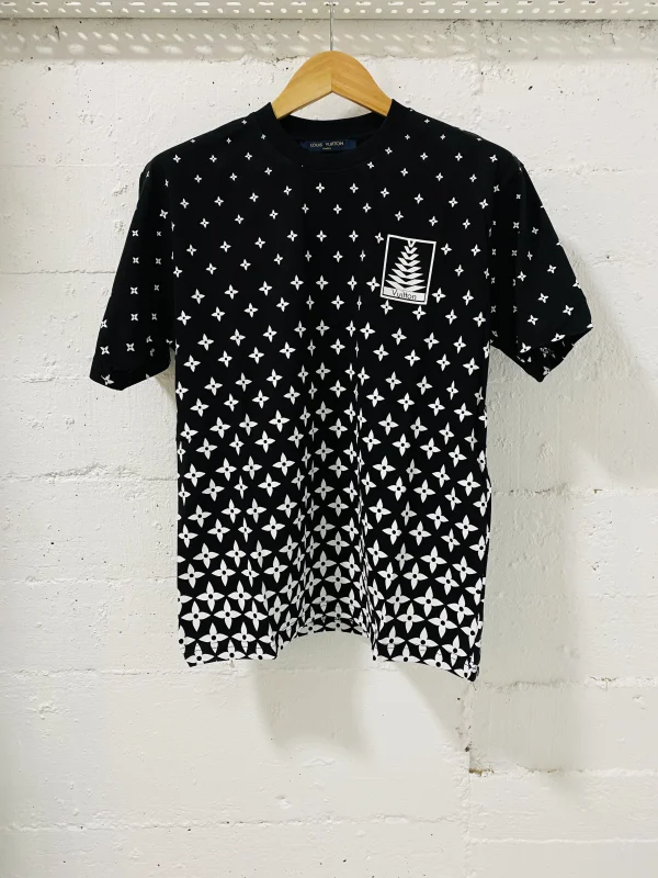 Louis Vuitton T-Shirt ,Vuitton' Black | MASSIMOLUXURYOUTLET