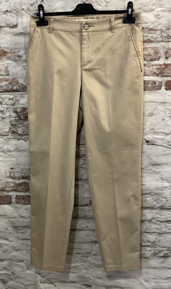 Pantalon chino  | Jus de coco 
