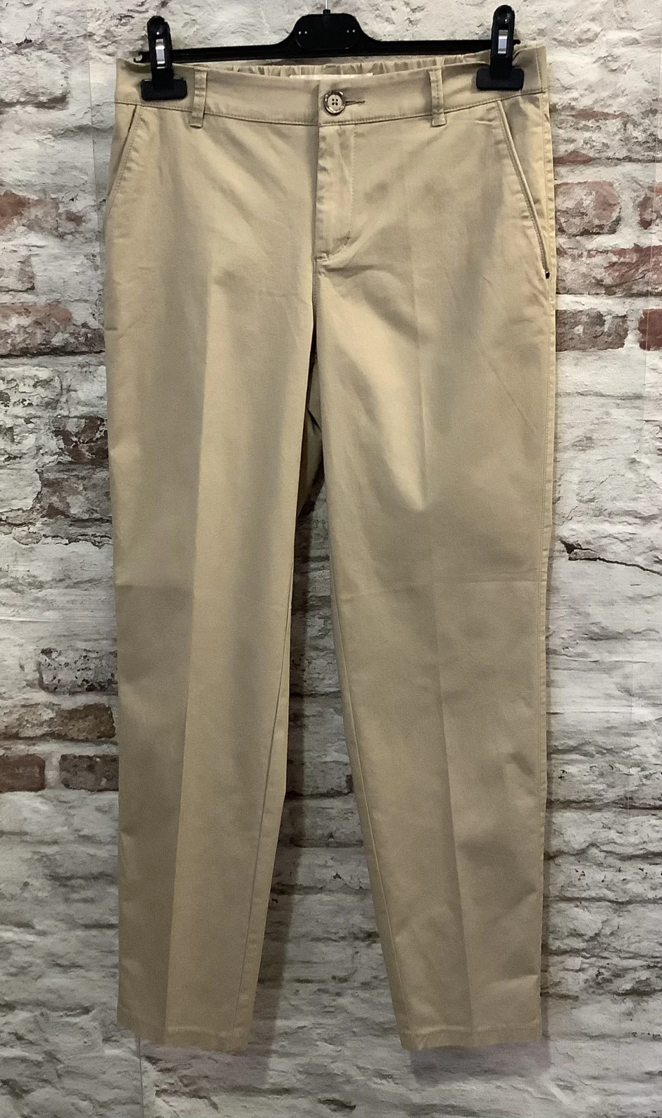 Pantalon chino  | Jus de coco 