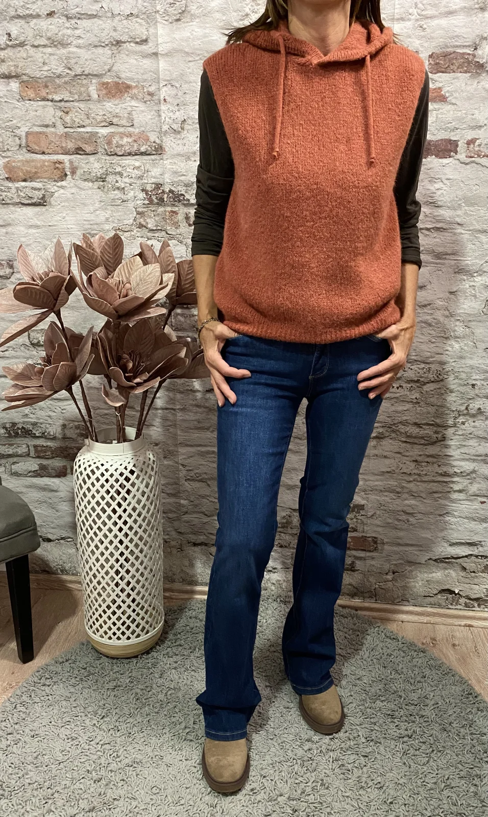 Pull sans manche capuche baby alpaga | Jus de coco 