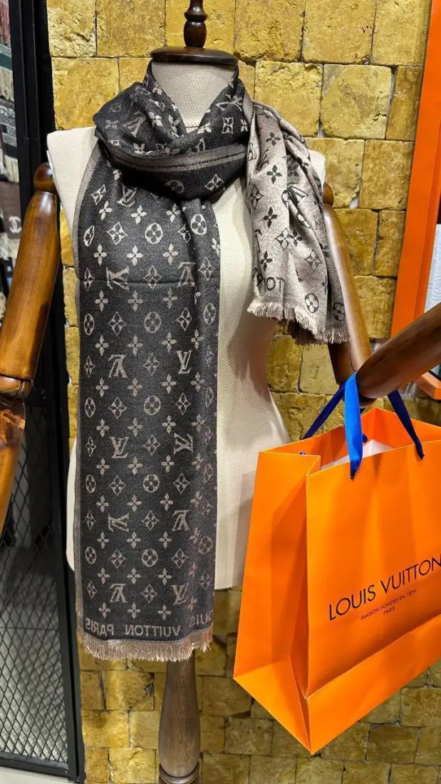 Louis Vuitton Scarves Double face Brown Unisex | MASSIMOLUXURYOUTLET