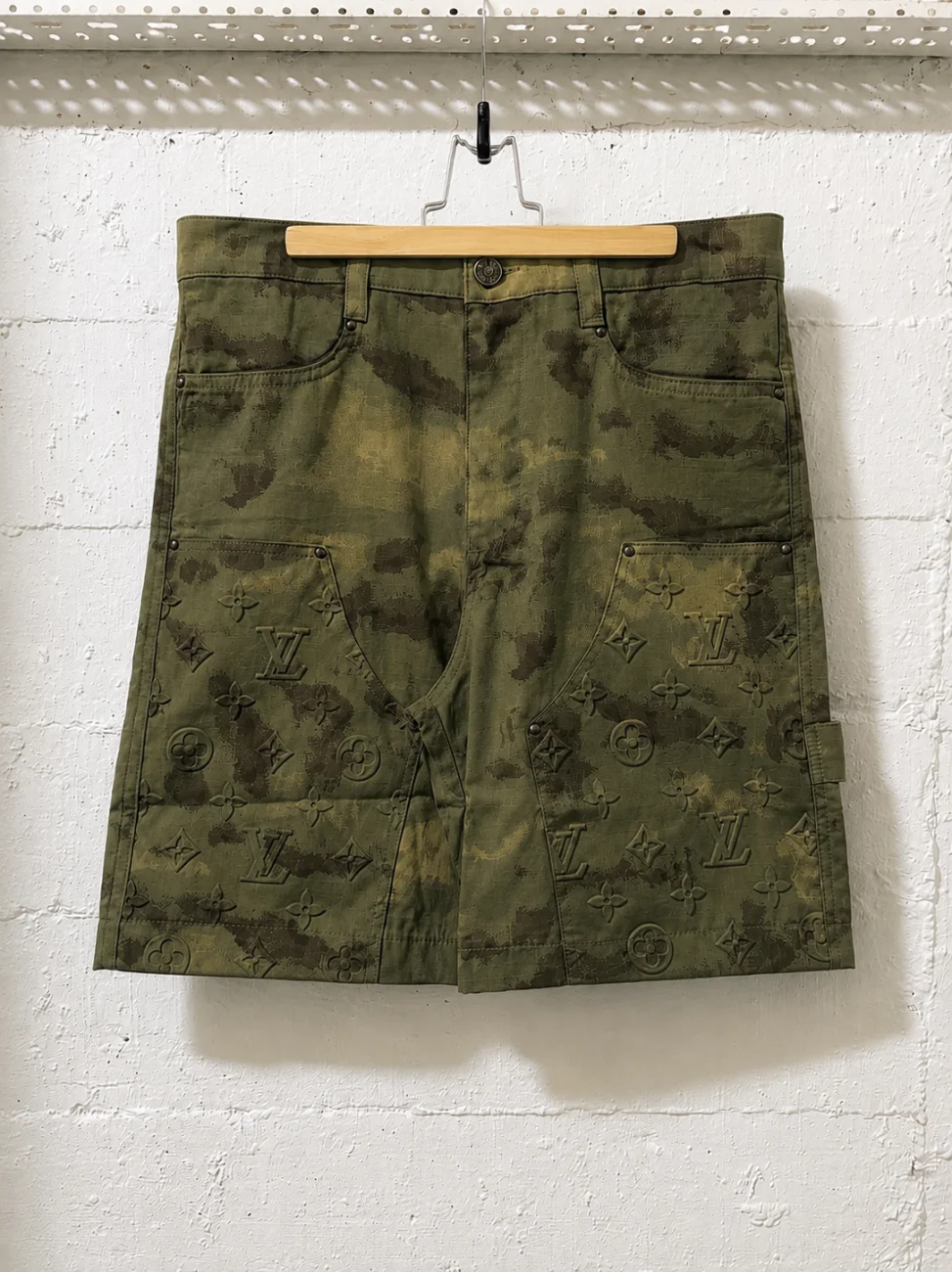 Louis Vuitton Shorts Camouflage Cargo Olive Green | 