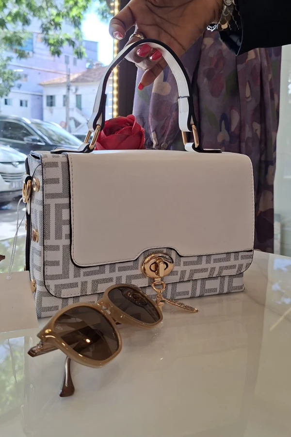 Mala Chic Monograma Branco & Dourado tamanho pequeno  | Definne