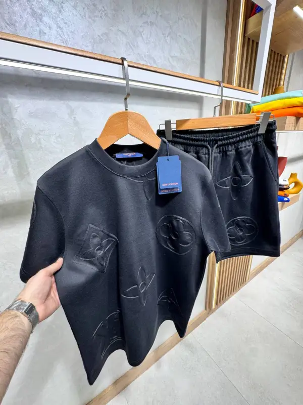 Louis Vuitton Tracksuit Black/Black | MASSIMOLUXURYOUTLET