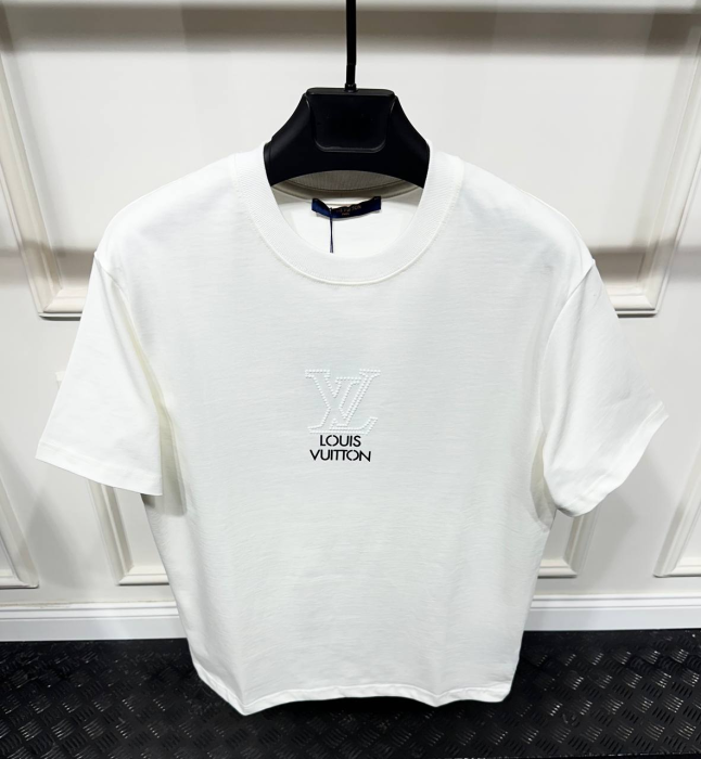 Louis Vuotton T-Shirt White LV in Black | 