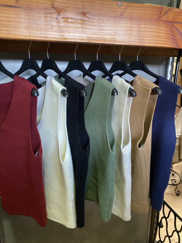 Pull sans manche broche  | Jus de coco 