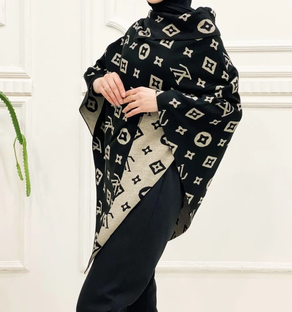 Louis Vuitton Women Poncho Black/Beige LV | MASSIMOLUXURYOUTLET