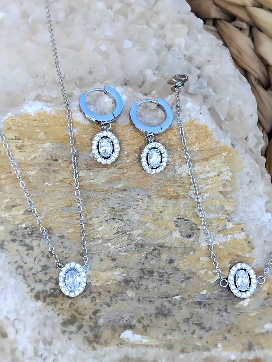 Parure ovale  | La maison des robes 