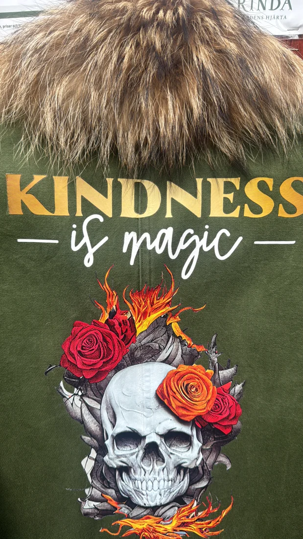Redesign Danish Armyjacket ”Be Kind” | TRUE QUEEN SWDN