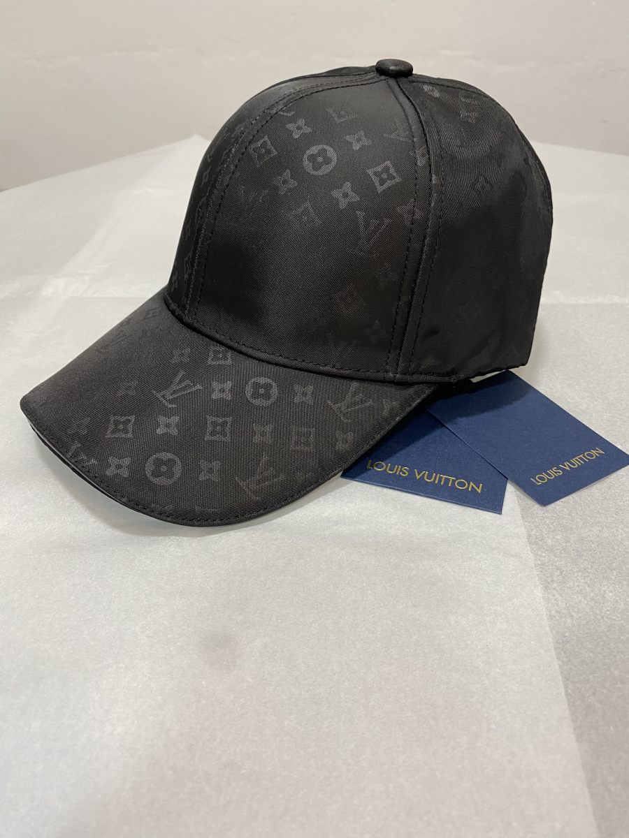 Louis Vuitton Cap Black Monogramm | MASSIMOLUXURYOUTLET
